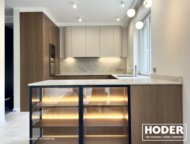 KÜCHENARBEITSPLATTE naturlicher quarzit Satinato 723, Waschtischplaten Granite Satinato 464 und Fensterbank Quarzkonglomerat 2005