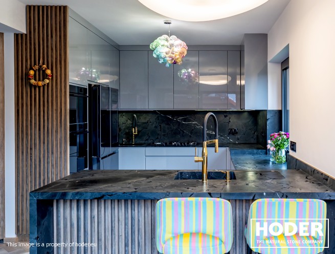 KÜCHENARBEITSPLATTE, Waschtischplaten und Fensterbank aus Quartz 701, 433, 470 und Fensterbank Quarzkonglomerat 4000